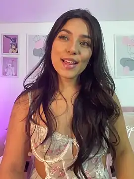 Snapshot of ariana_bae_ chatting on 03-18-25, 09:32 ariana bae online show from 03-18-25, 09:32