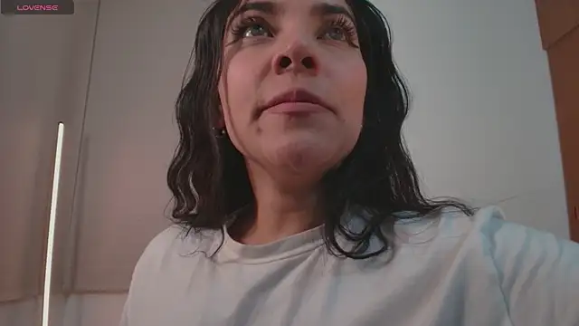 ariana bae  online show from 04-18-26, 12:24