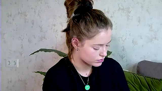 AshleyD  online show from 09-30-25, 03:12