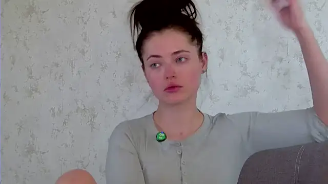 AshleyD  online show from 04-05-26, 03:46