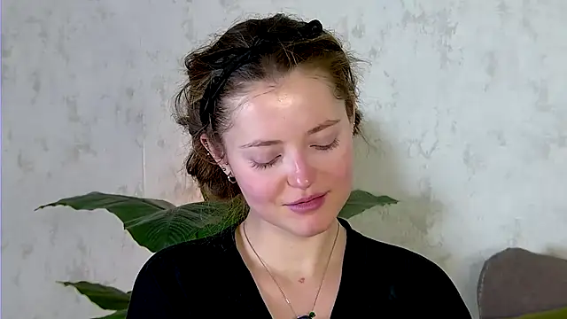 AshleyD  online show from 12-05-25, 01:32