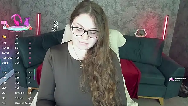 LuxSopphia online show from 04-20-26, 07:04