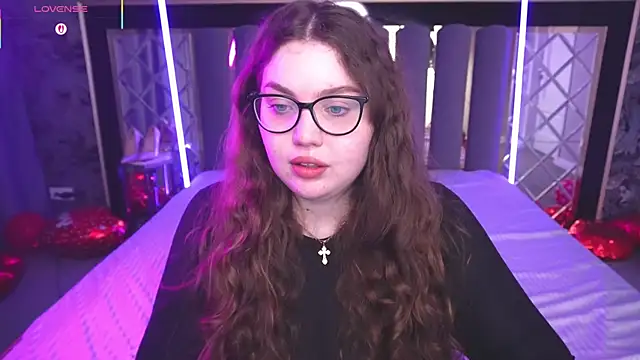 LuxSopphia online show from 02-16-26, 08:07