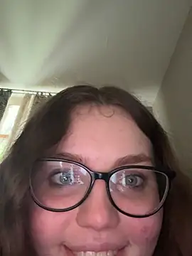 LuxSopphia online show from 05-18-26, 11:15