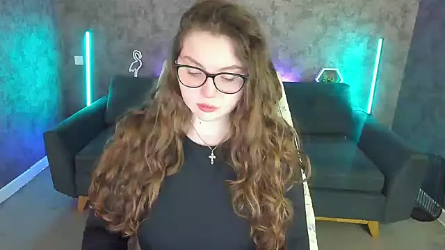 LuxSopphia online show from 04-12-26, 07:06