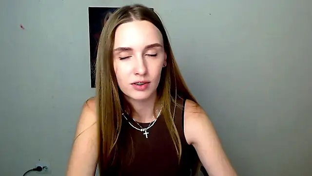 Snapshot of Doll_Angelina chatting on 07-17-26, 05:59 Doll Angelina online show from 07-17-26, 05:59