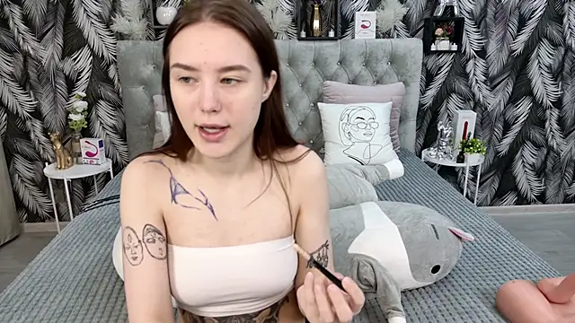 CarolineTenders online show from 01-11-26, 01:23