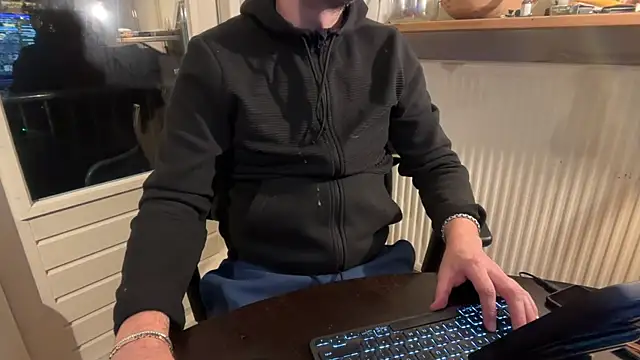 MaxiDimi online show from 10-29-25, 10:09