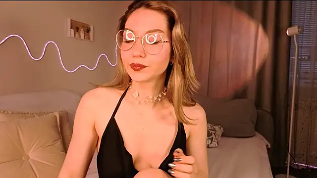 Lilo Sims online show from 10-21-25, 01:49