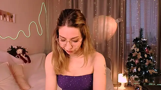 Lilo Sims online show from 12-19-25, 04:16