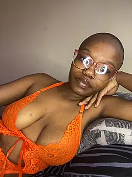 YummyMelanin117 online show from 10-27-25, 07:53