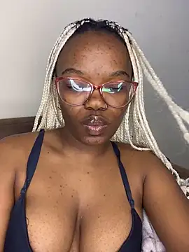 YummyMelanin117 online show from 04-20-26, 03:13