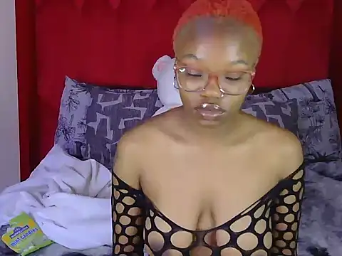 Snapshot of YummyMelanin117 chatting on 09-18-25, 06:05 YummyMelanin117 online show from 09-18-25, 06:05