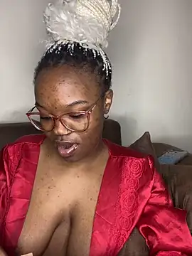 YummyMelanin117 online show from 04-16-26, 11:40