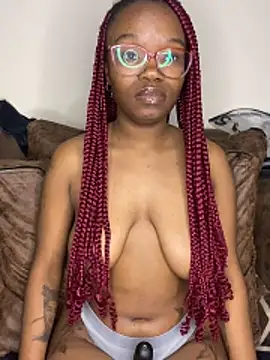 YummyMelanin117 online show from 04-29-26, 05:28