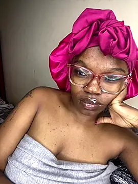 YummyMelanin117 online show from 11-21-25, 08:30