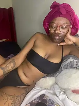 YummyMelanin117 online show from 01-10-26, 05:52