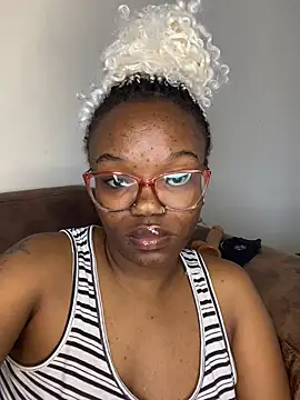 YummyMelanin117 online show from 04-14-26, 01:27