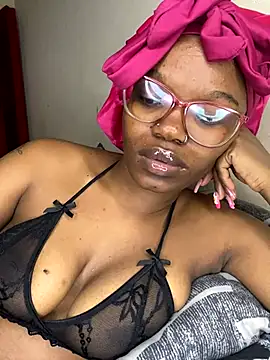 YummyMelanin117 online show from 11-26-25, 09:48