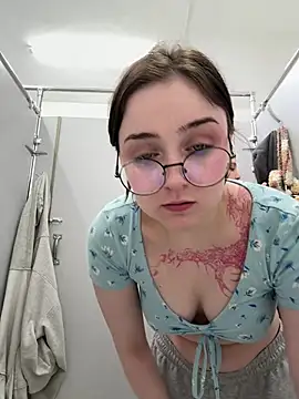 bambi lu online show from 04-22-26, 04:08