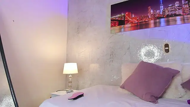 zaraquiinn online show from 12-15-25, 04:24