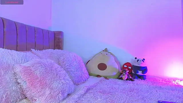 zaraquiinn online show from 11-05-25, 02:42