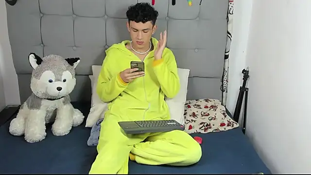 jeims hotboy online show from 10-12-25, 08:05