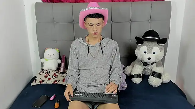 Snapshot of jeims_hotboy chatting on 07-04-26, 12:32 jeims hotboy online show from 07-04-26, 12:32