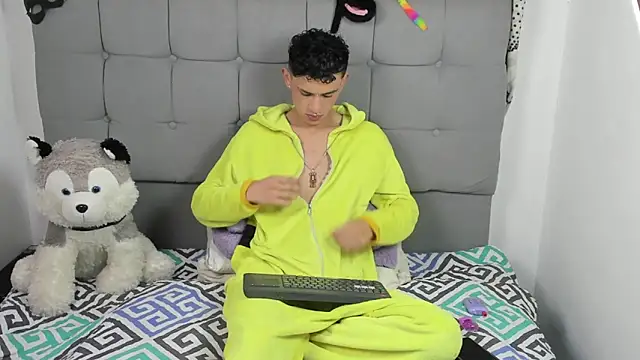 jeims hotboy online show from 12-16-25, 01:43