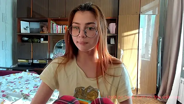 Snapshot of AngelaSwan chatting on 09-11-25, 01:55 AngelaSwan online show from 09-11-25, 01:55