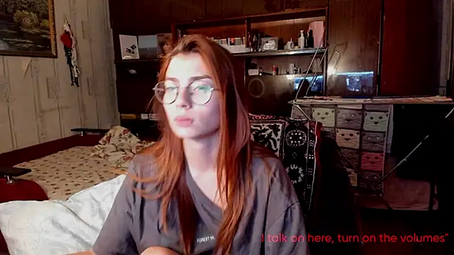 Snapshot of AngelaSwan chatting on 09-13-25, 02:28 AngelaSwan online show from 09-13-25, 02:28