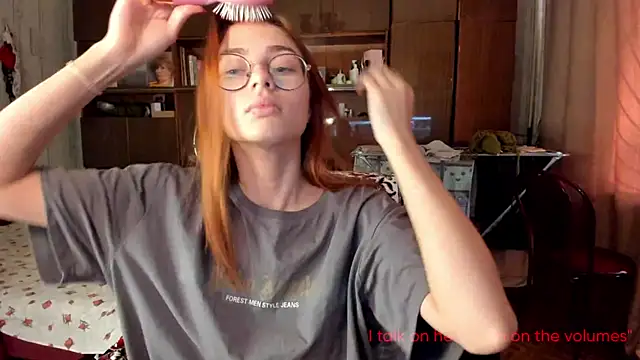 Snapshot of AngelaSwan chatting on 09-14-25, 02:17 AngelaSwan online show from 09-14-25, 02:17
