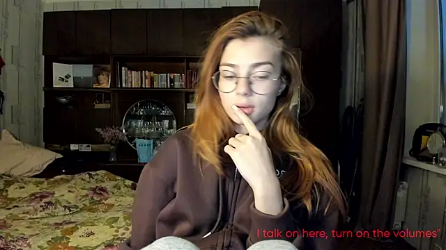 Snapshot of AngelaSwan chatting on 10-11-25, 04:52 AngelaSwan online show from 10-11-25, 04:52