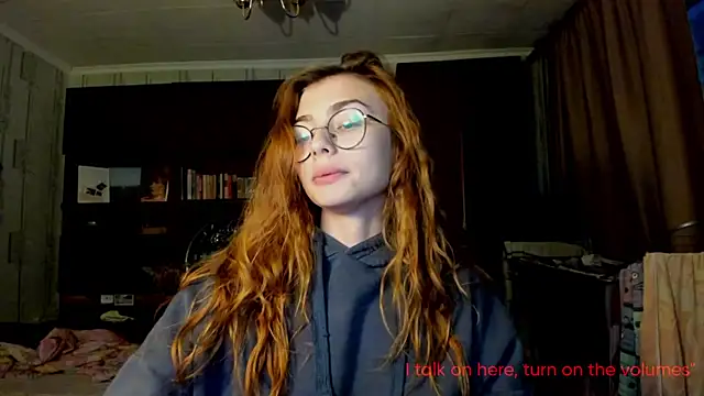Snapshot of AngelaSwan chatting on 10-19-25, 05:16 AngelaSwan online show from 10-19-25, 05:16