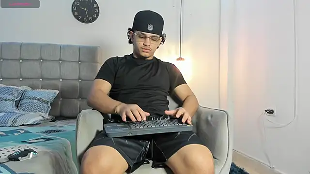 samxx muscle online show from 11-17-25, 02:21