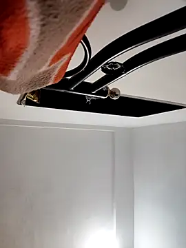 Snapshot of UAjit chatting on 10-04-25, 05:25 UAjit online show from 10-04-25, 05:25