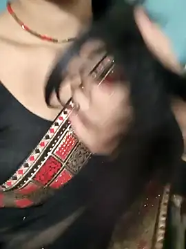 Eshwari Chopra online show from 10-28-25, 04:02