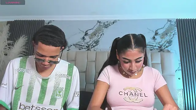 Snapshot of candyandmarilyn chatting on 07-18-26, 07:33 candyandmarilyn online show from 07-18-26, 07:33