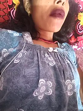 Snapshot of Eshna_Dabral chatting on 10-25-25, 03:06 Eshna Dabral online show from 10-25-25, 03:06