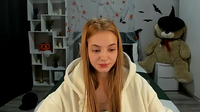 MelanieAlves online show from 11-06-25, 12:20