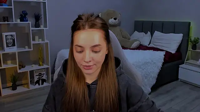 MelanieAlves online show from 11-26-25, 06:08