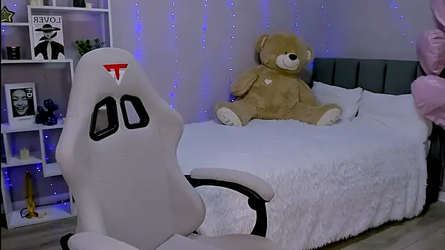 MelanieAlves online show from 04-14-26, 02:44