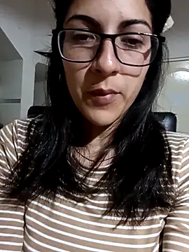 Snapshot of Camilitah chatting on 10-05-25, 08:43 Camilitah online show from 10-05-25, 08:43