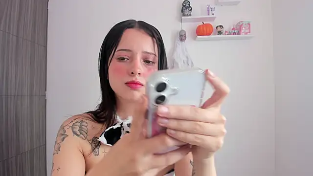 ImBunnyNova online show from 10-31-25, 02:13