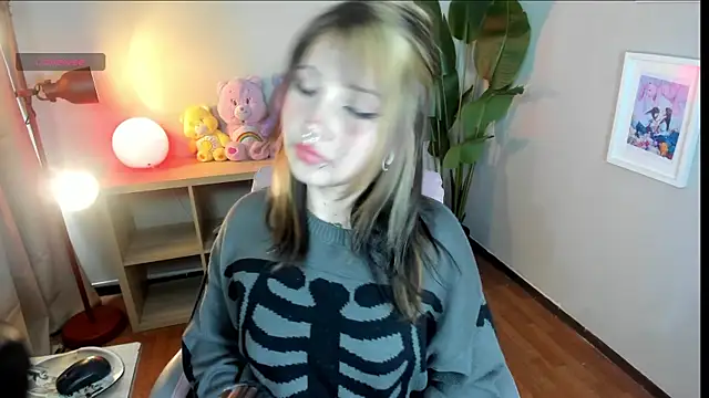 Snapshot of sukini_berry chatting on 09-30-25, 12:55 sukini berry online show from 09-30-25, 12:55