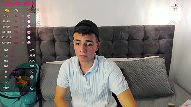 Snapshot of Hotboy21_ chatting on 03-19-25, 01:40 Hotboy21 online show from 03-19-25, 01:40