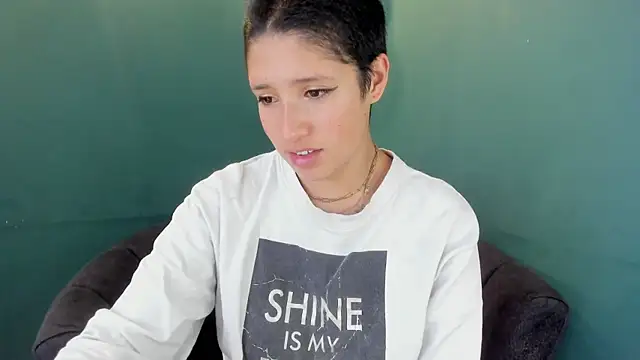 Elaine87  online show from 10-19-25, 09:06