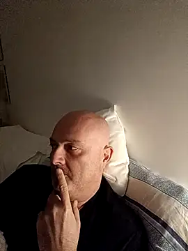 Alexis Bull online show from 12-02-25, 11:50