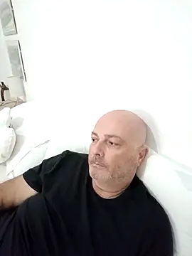 Alexis Bull online show from 10-09-25, 09:21