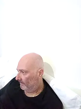 Alexis Bull online show from 10-12-25, 12:39